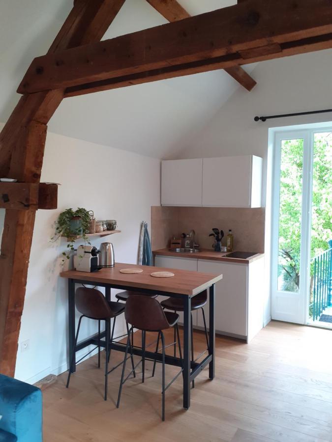 La Fee Des Eaux Bed & Breakfast Vernaison Bagian luar foto